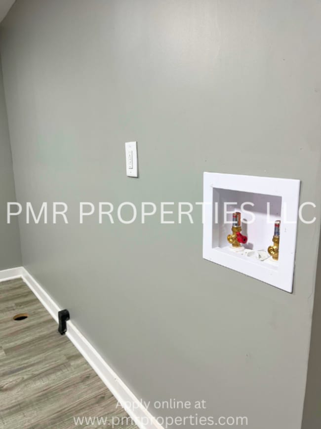 Building Photo - 1 Bed / 1 Bath House