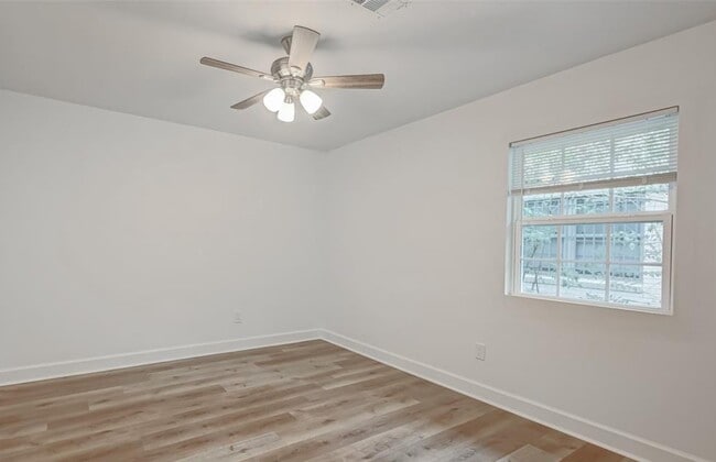 Building Photo - 6130 Shadow Crest St