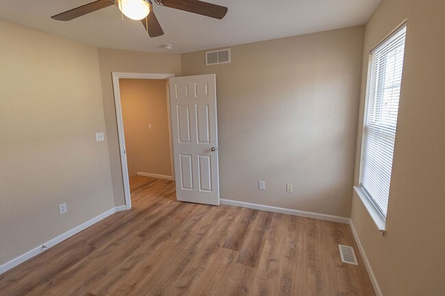 Building Photo - 1405-1407 Bodie Dr.