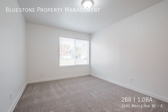 Building Photo - 2490 Maple Ave NE