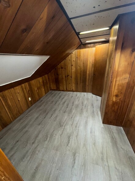 3rd bedroom 2nd floor - 1019 Romayne Ave