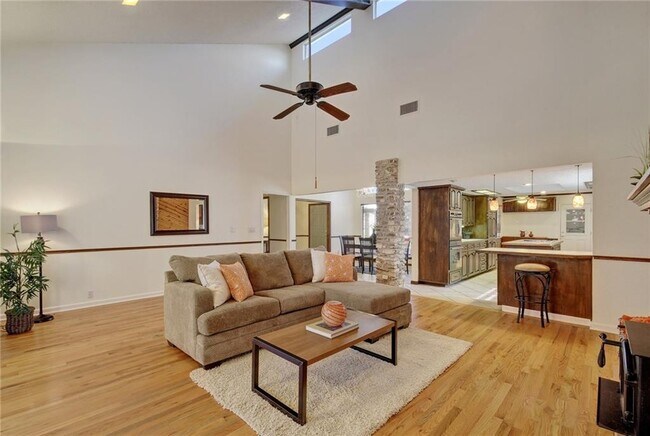Building Photo - 301 Canvasback Dr