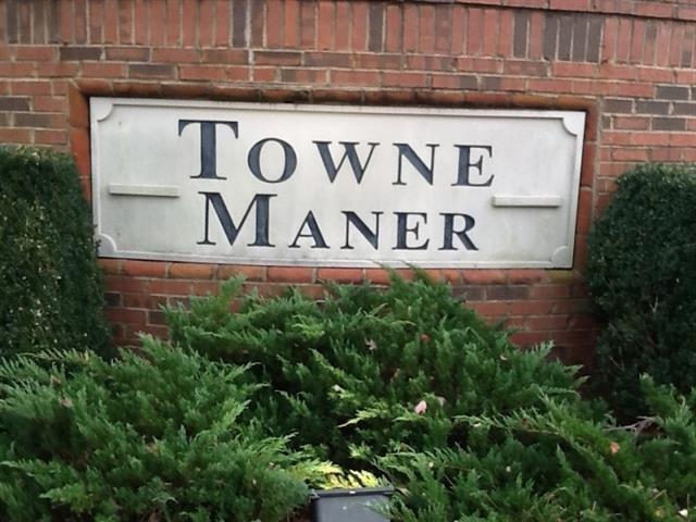 Building Photo - 2302 Towneheights Terrace SE