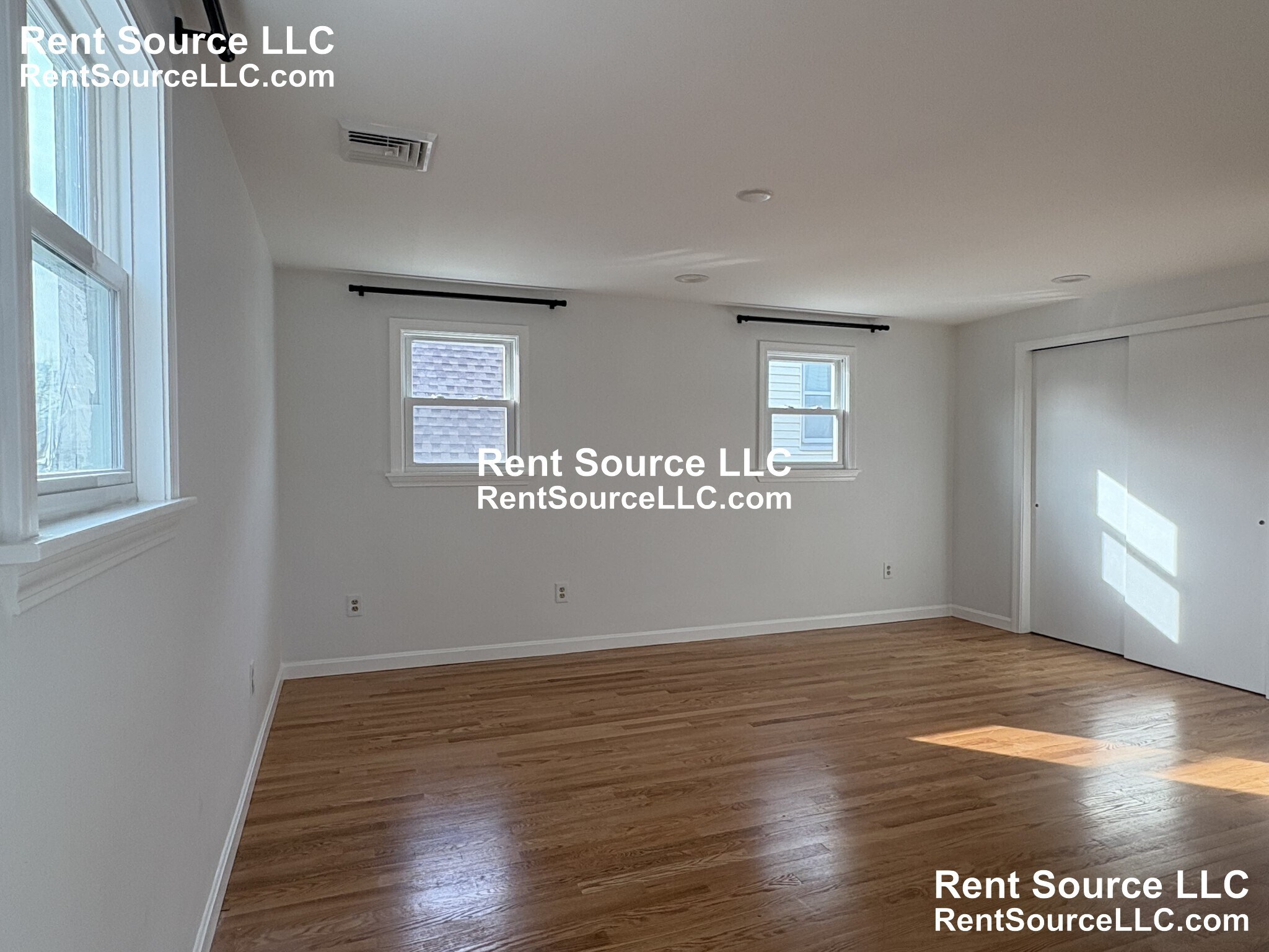 Building Photo - 52 Cotting St