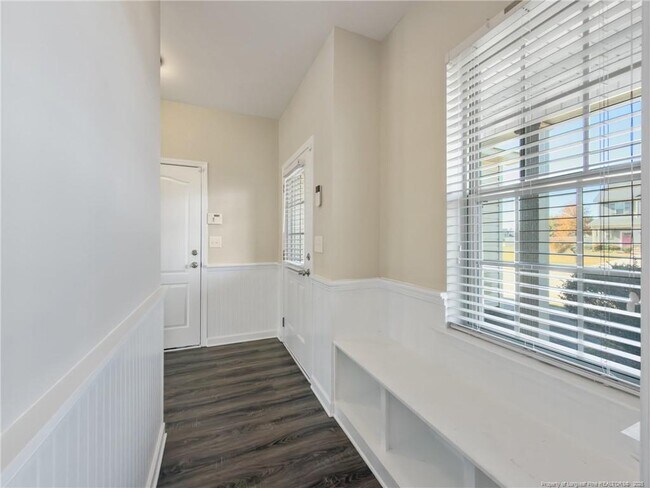 Building Photo - 20 Farrow Ct