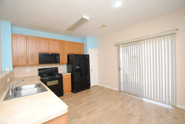 Building Photo - 18410 Fair Grange Ln