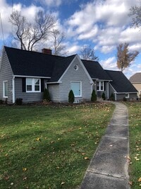 Building Photo - 612 S Cleveland Massillon Rd