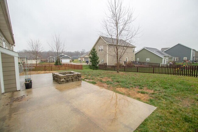 Building Photo - 7413 Rosedown Dr