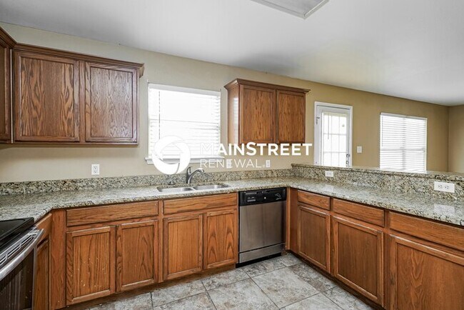 Building Photo - 3 Bedroom Pet-Friendly Home in Crowley, TX with Main Street Renewal