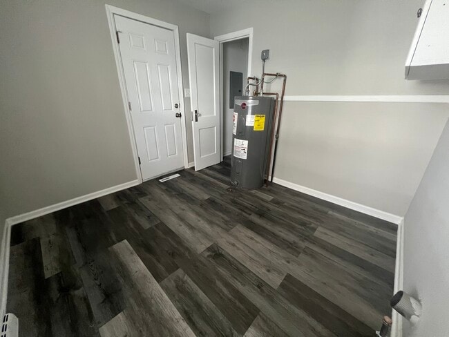 Building Photo - 1816 Kelly Ave