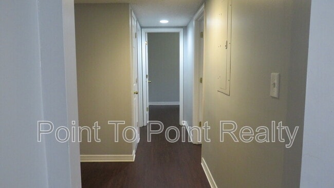 Building Photo - 1647 Dibble Cir W