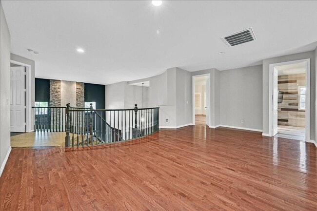 Building Photo - Fully Upgraded 5 Bedroom 4.5 Bathroom in Guard Gated Foothills Community!