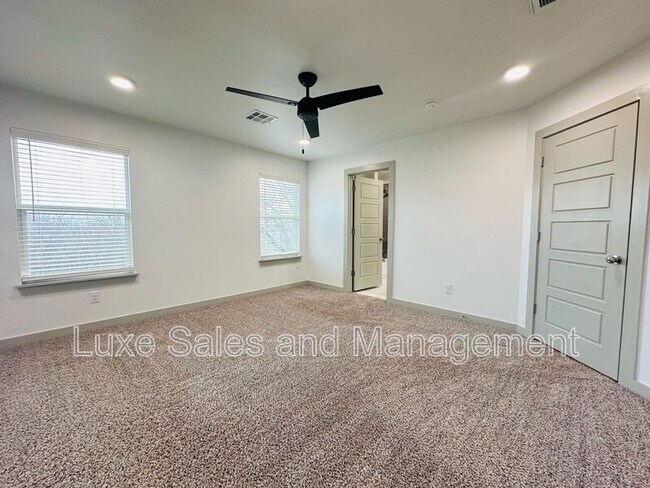 Building Photo - 7907 NW 135th Terrace
