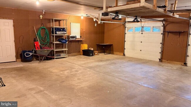 Building Photo - 3869 Midstate Rd