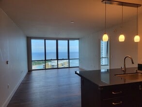 Building Photo - High Rise. Ocean Views. Washer. Dryer (RRLLC)