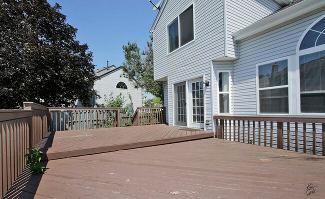 Building Photo - 9 W Dahlia Ln