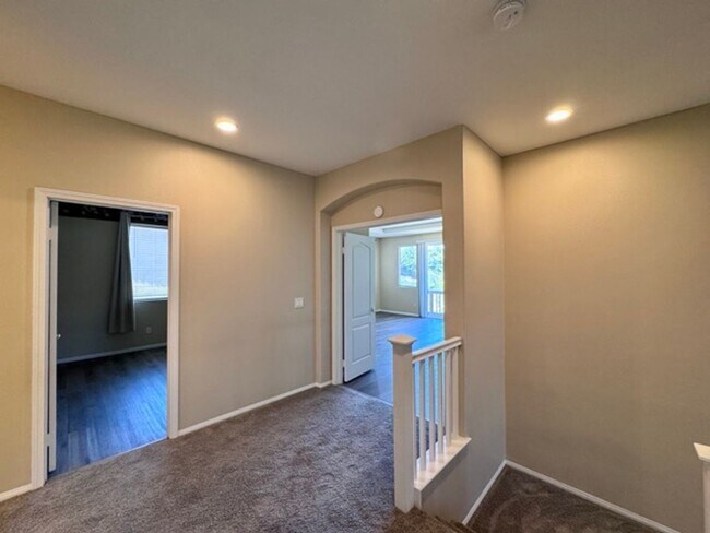 Building Photo - Murrieta Home with 6 Bedrooms plus a Bonus...