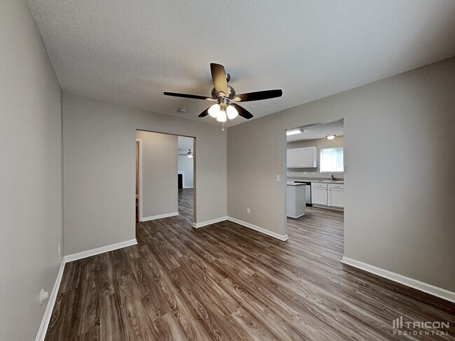 Building Photo - 810 Topsail Dr