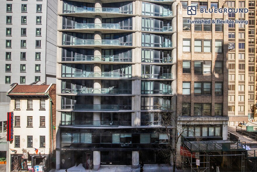 Building Photo - 230 E 44th St