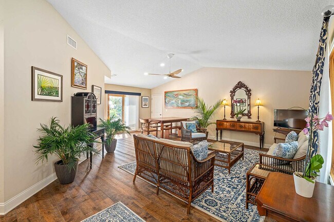 Building Photo - 430 Arricola Ave