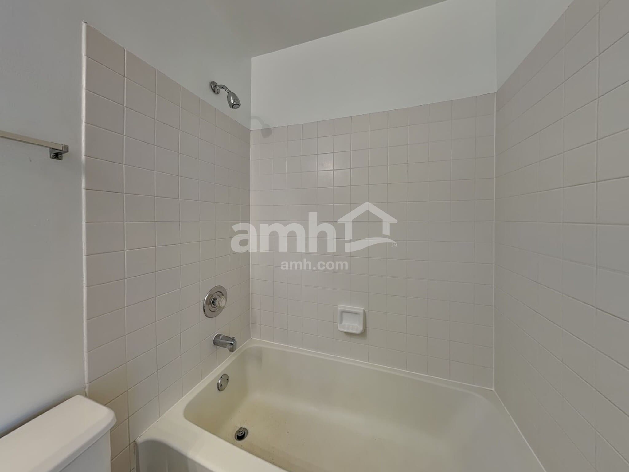 Building Photo - 790 Dogwood Ln