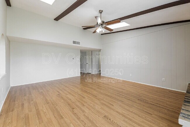 Building Photo - 409 Hardwood Trail