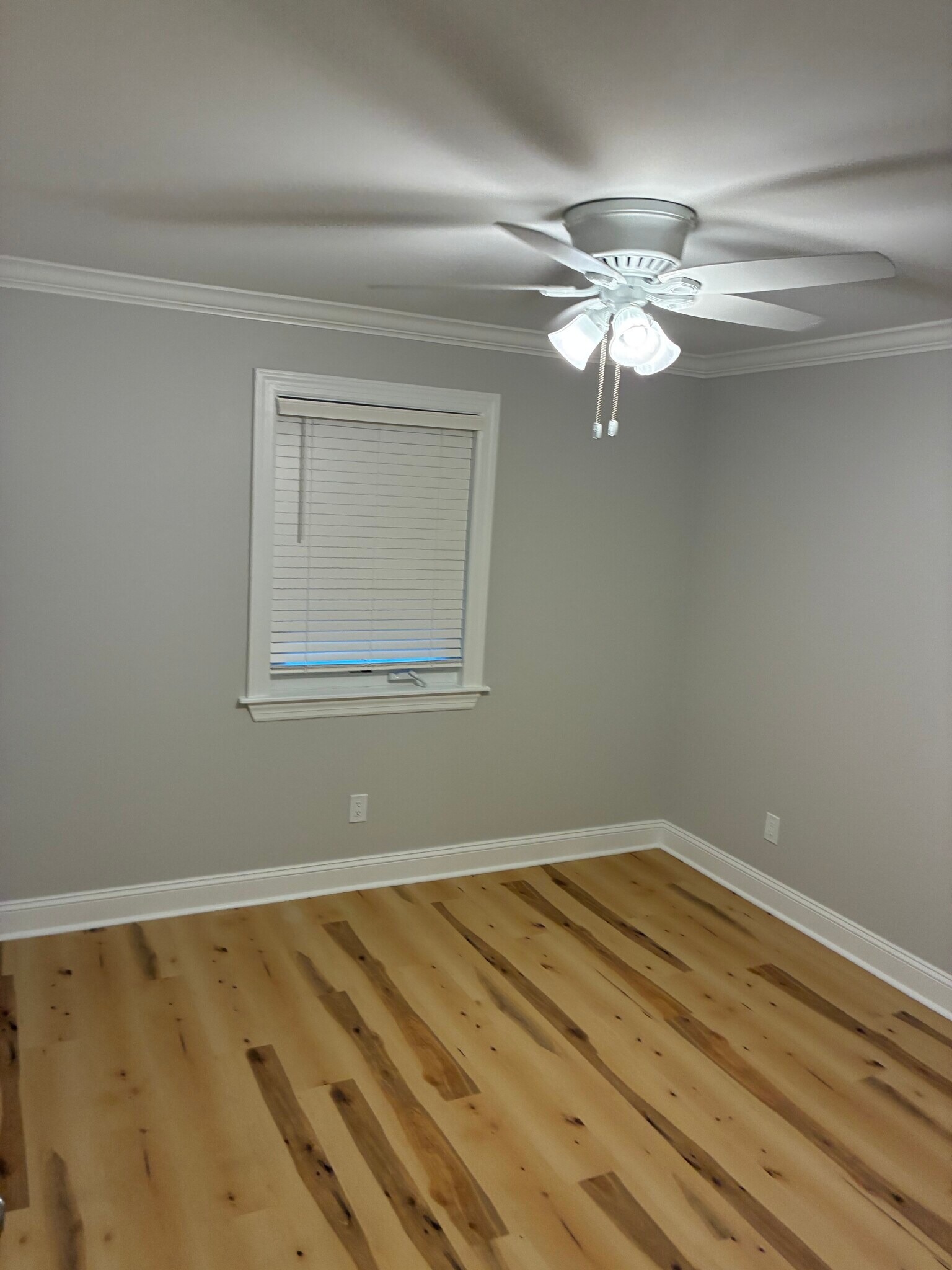 Building Photo - 753 Ashdale Dr