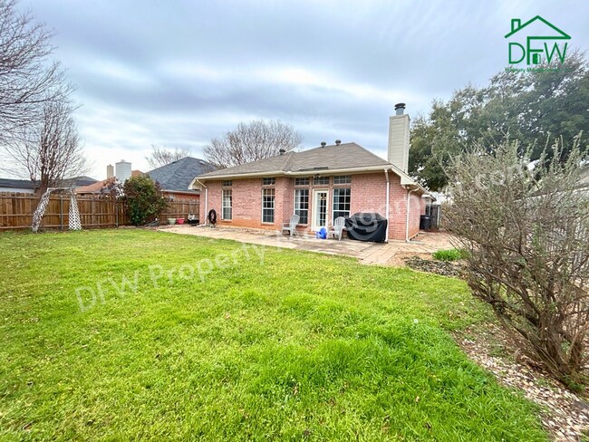 Building Photo - Inviting 3BR/2BA Home with Spacious Backyard for Lease in Fort Worth