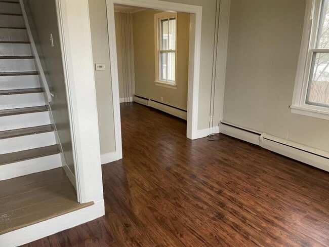 Building Photo - 3 Bedroom 1 Bath in Newport, PA!