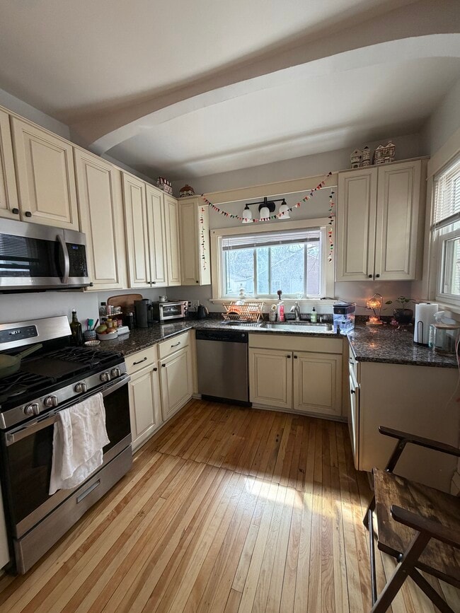 Building Photo - 1504 Grand Ave