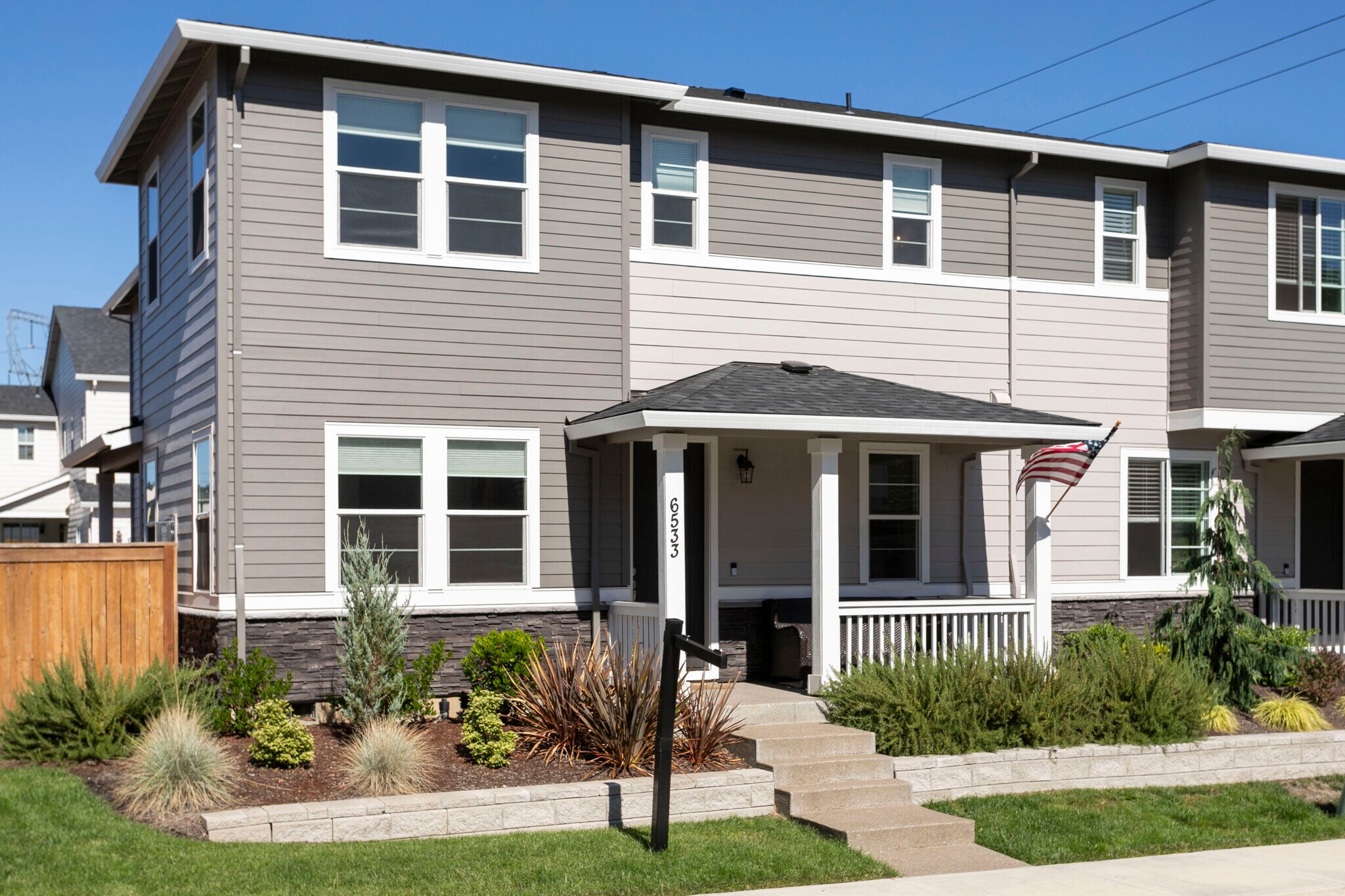 Building Photo - 6533 SW Lupine Ln