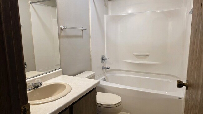 Building Photo - 2500 Honey Lou Ct