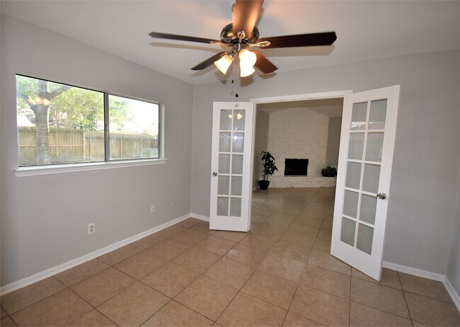 Building Photo - 18007 Forest Cedars Dr