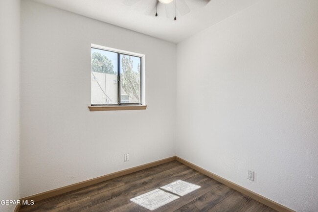 Building Photo - 4945 Vista Grande Cir