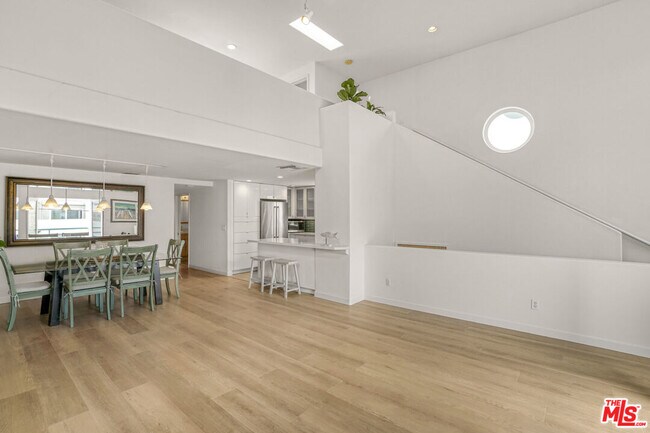 Building Photo - 115 Galleon St