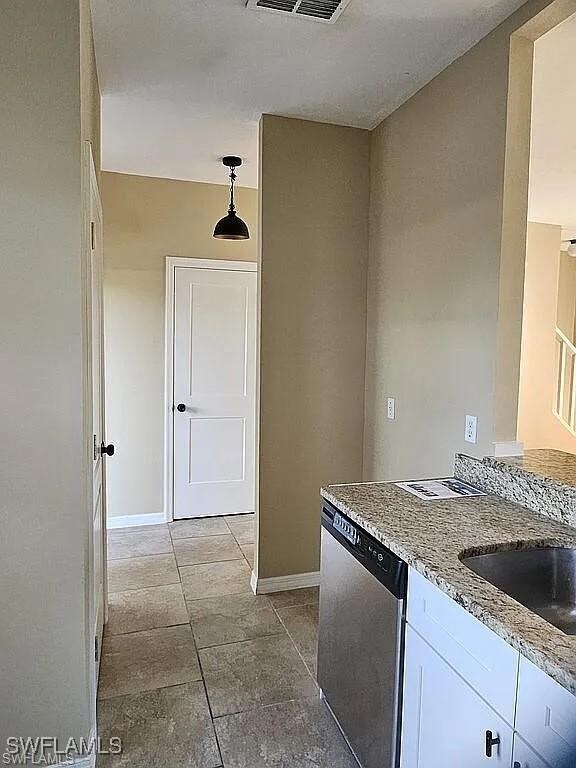 Building Photo - 6123 Lakefront Dr