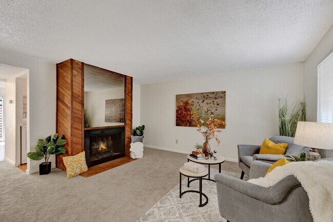 Building Photo - 266 W Rockrimmon Blvd