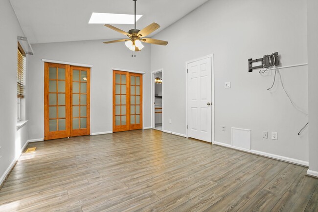 Building Photo - Spring-Ford SD 3 bedroom townhome!