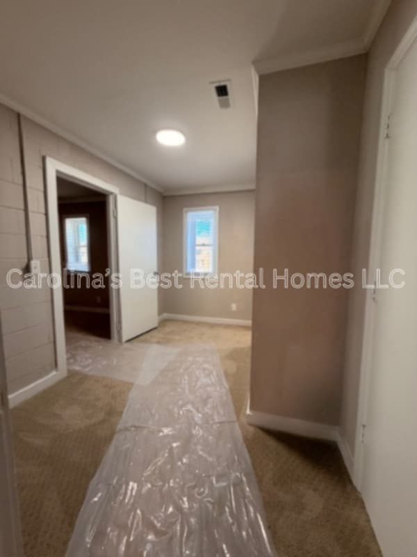 Building Photo - 621 Milligan St