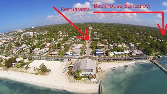 Walking distance to beach and downtown. - 3050 York St S