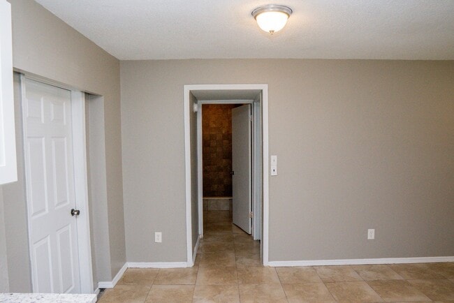 Building Photo - 1483 Elderton Dr