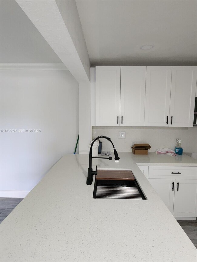 Building Photo - 8000 Fairview Dr