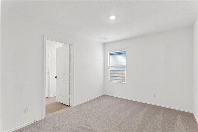 Building Photo - 316 Keefer