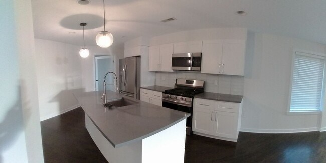 Building Photo - Incredible, modern apartment