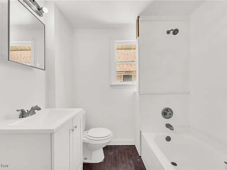 Building Photo - 908 Dayton St