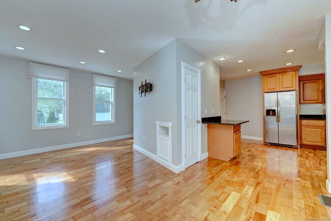 Building Photo - 64 Parker Terrace Ext