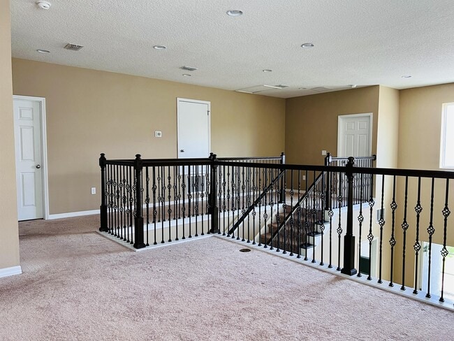 Building Photo - 537 Red Rose Ln