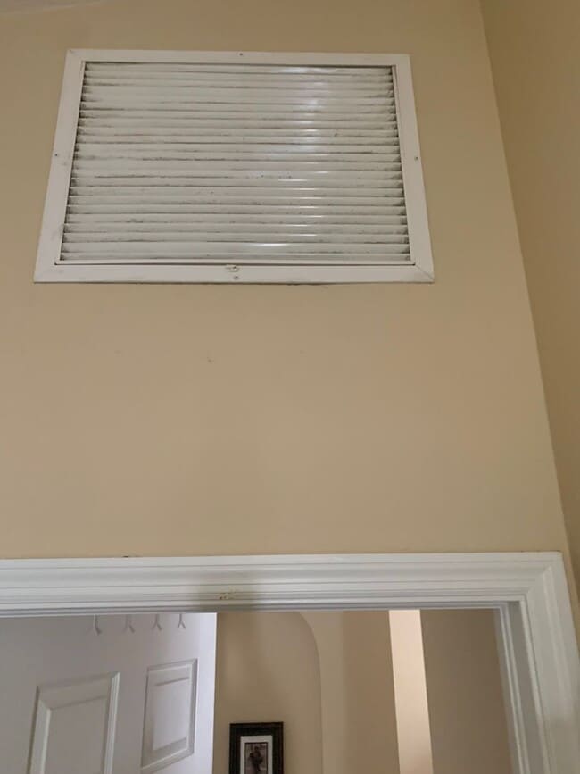 Building Photo - LARGE 3 BDRM 2 BATH HOME AVAILBLE NOW.  AS...