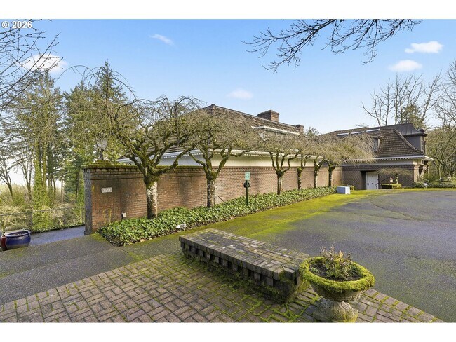 Building Photo - One-of-a-Kind 5BR Home with Floor-to-Ceiling Windows, Wraparound Decks & Breathtaking Treeline Views