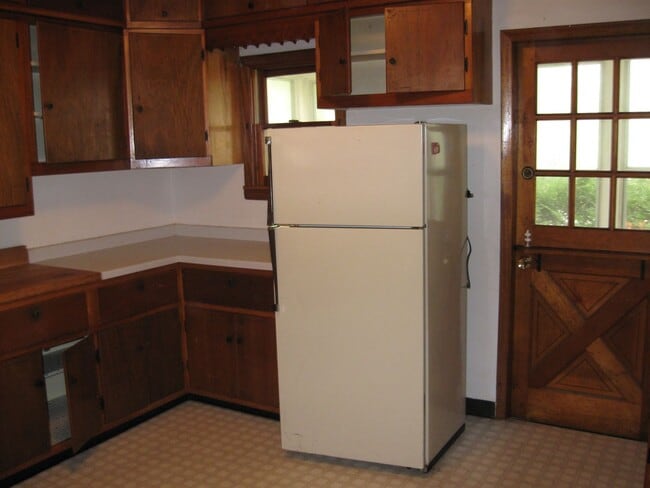 Building Photo - Spacious Madison 4-Bedroom Near Camp Randa...